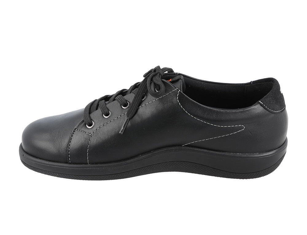Womens Sqaure Toe Wide Fit Taylor Black Trainers