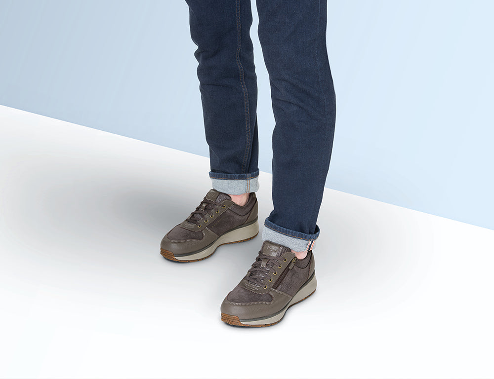 Mens Active Zip Dynamo Brown Trainers