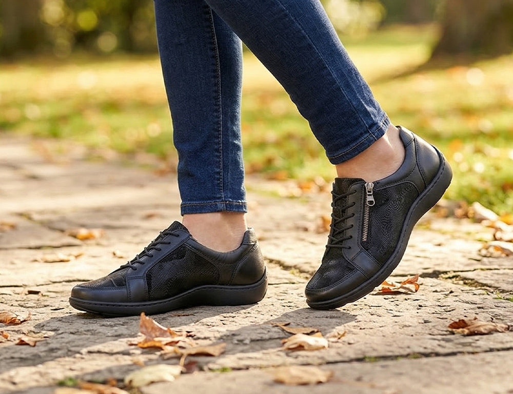 Womens Lightweight Henni Lace Black Shoes