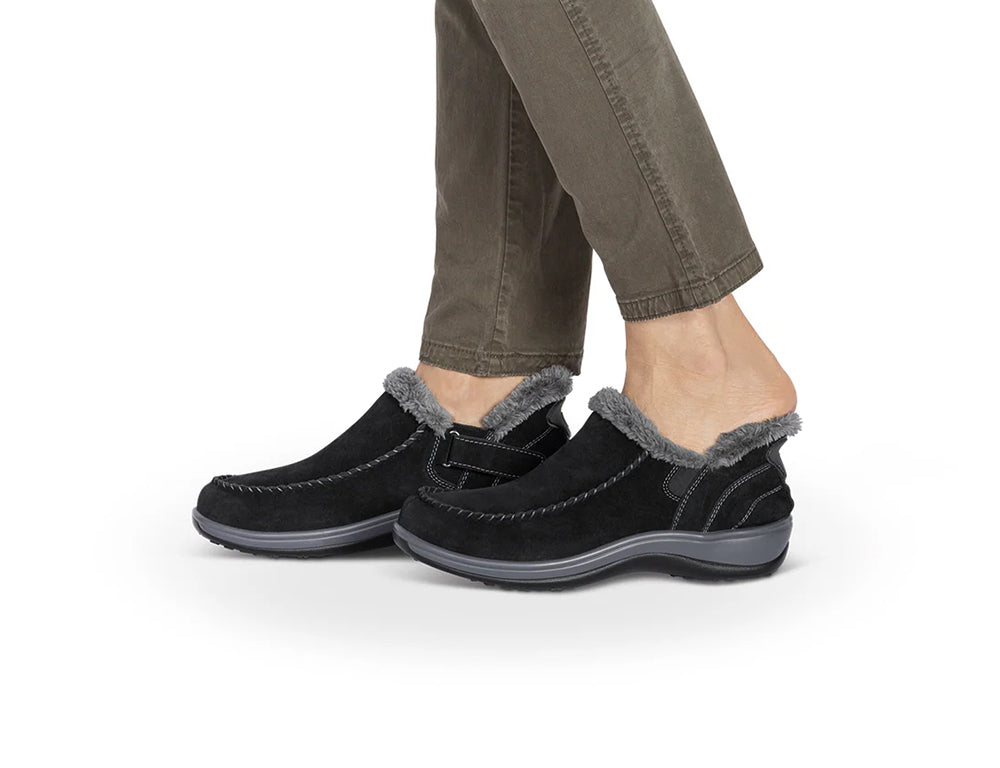 Orthofeet Womens Hands-Free Lorin Black House Shoes ShoeMed