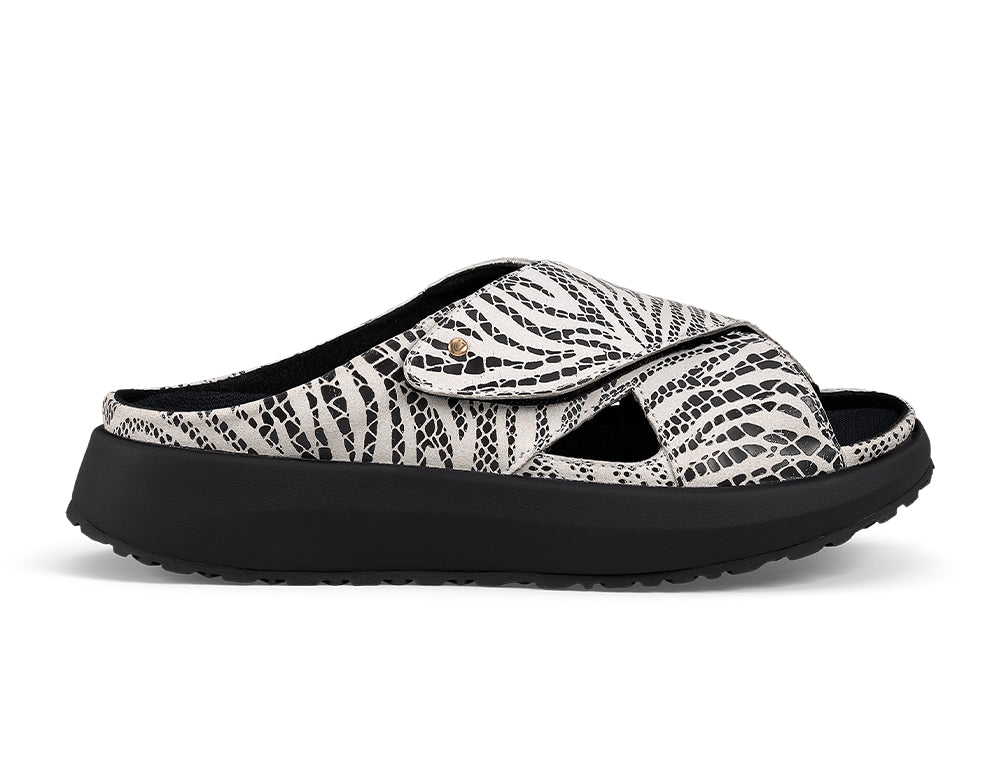 Joya Womens Senso Alicante Black White Sandals ShoeMed