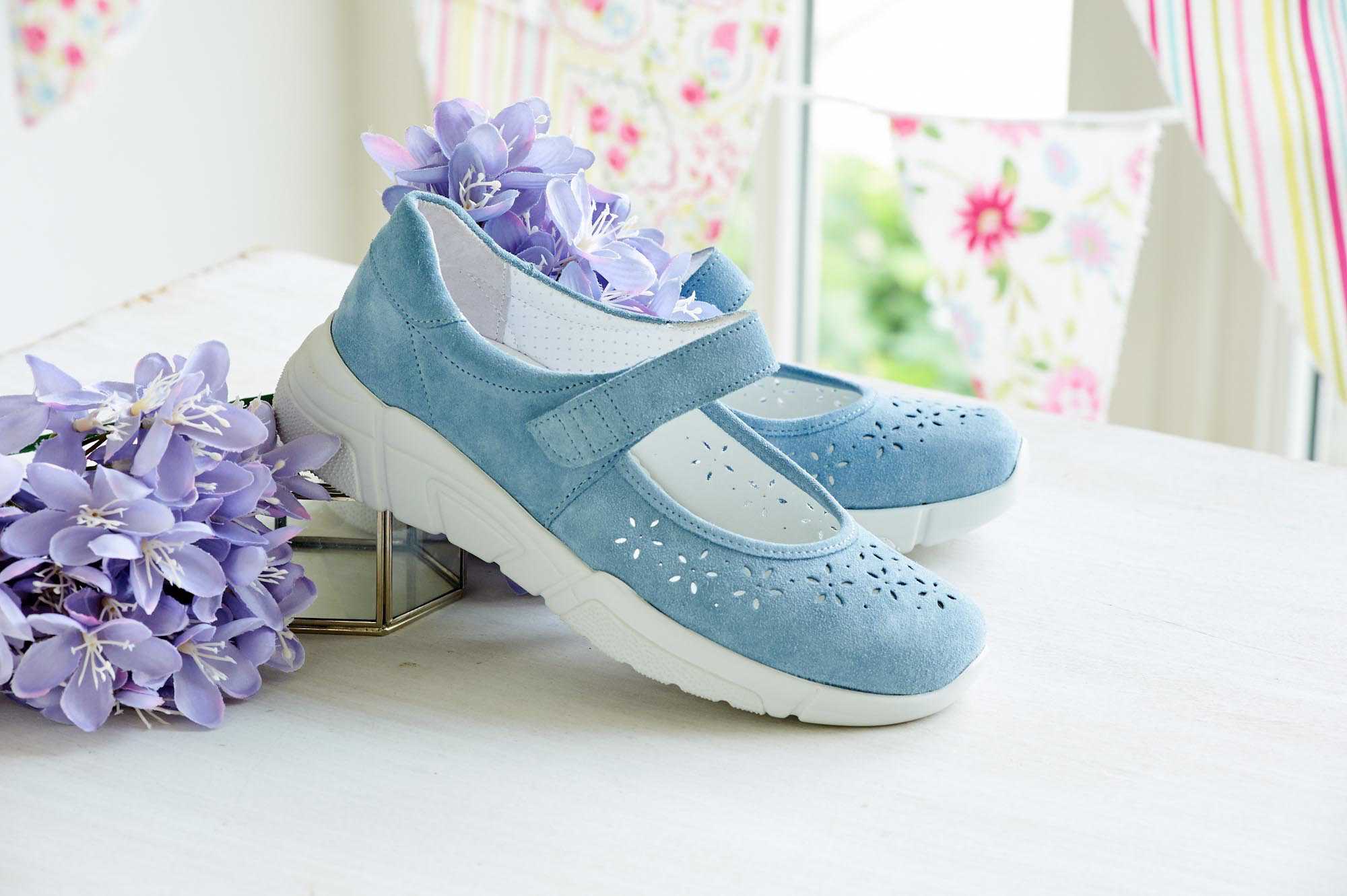 Womens Extra Wide Fit Flat Blue Lucy Shoe