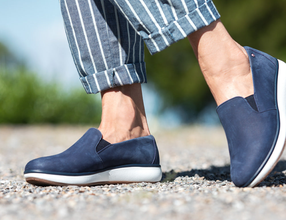 Joya Clara Dark Blue ShoeMed
