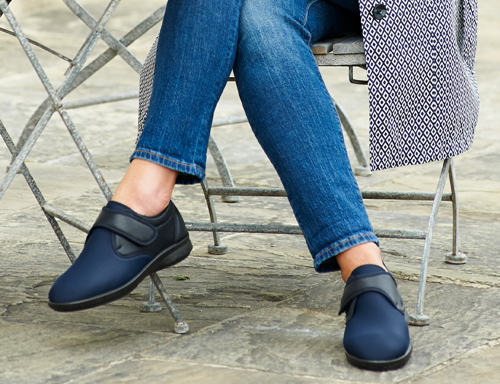 Easy B Eliza Navy Strech 2V ShoeMed