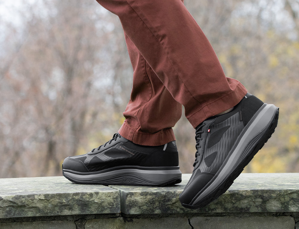 Mens Wave Wide-Fit Waterproof Cancun II Black Trainers