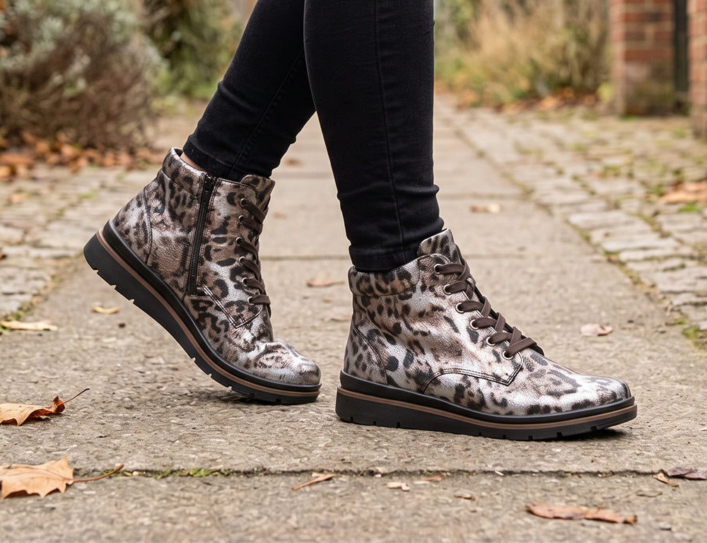 Womens Zip Gallery Silver Fester Boots