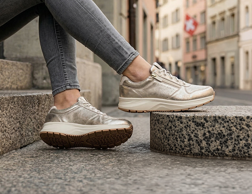 Womens Active Zip Dynamo Light Gold Trainers