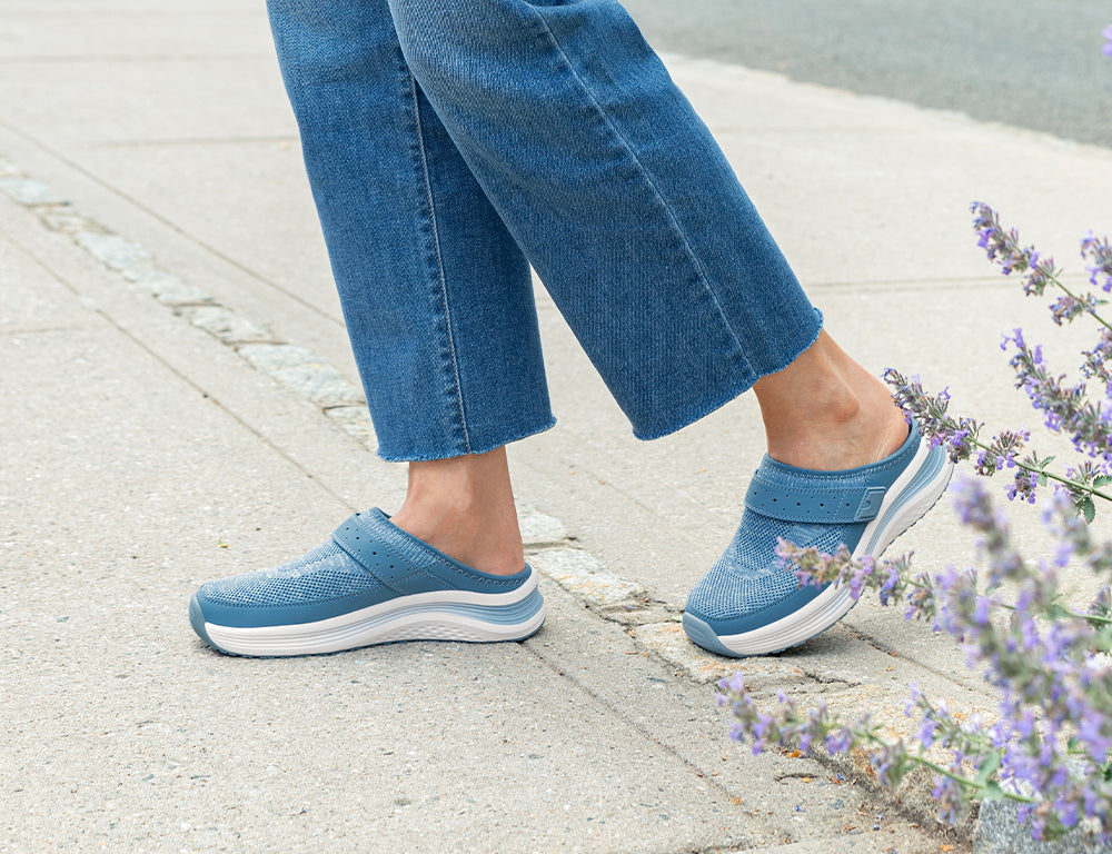 Orthofeet Womens Hands-Free Iris Blue Clogs ShoeMed