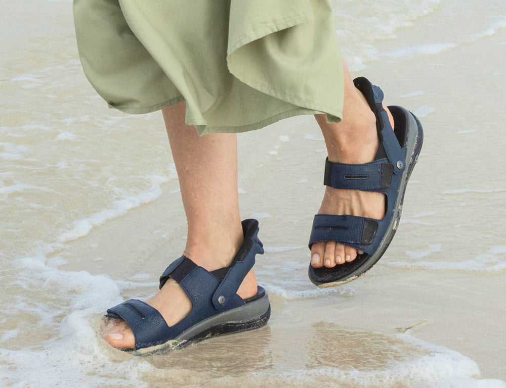 Womens Hands-Free Calypso Blue Sandals
