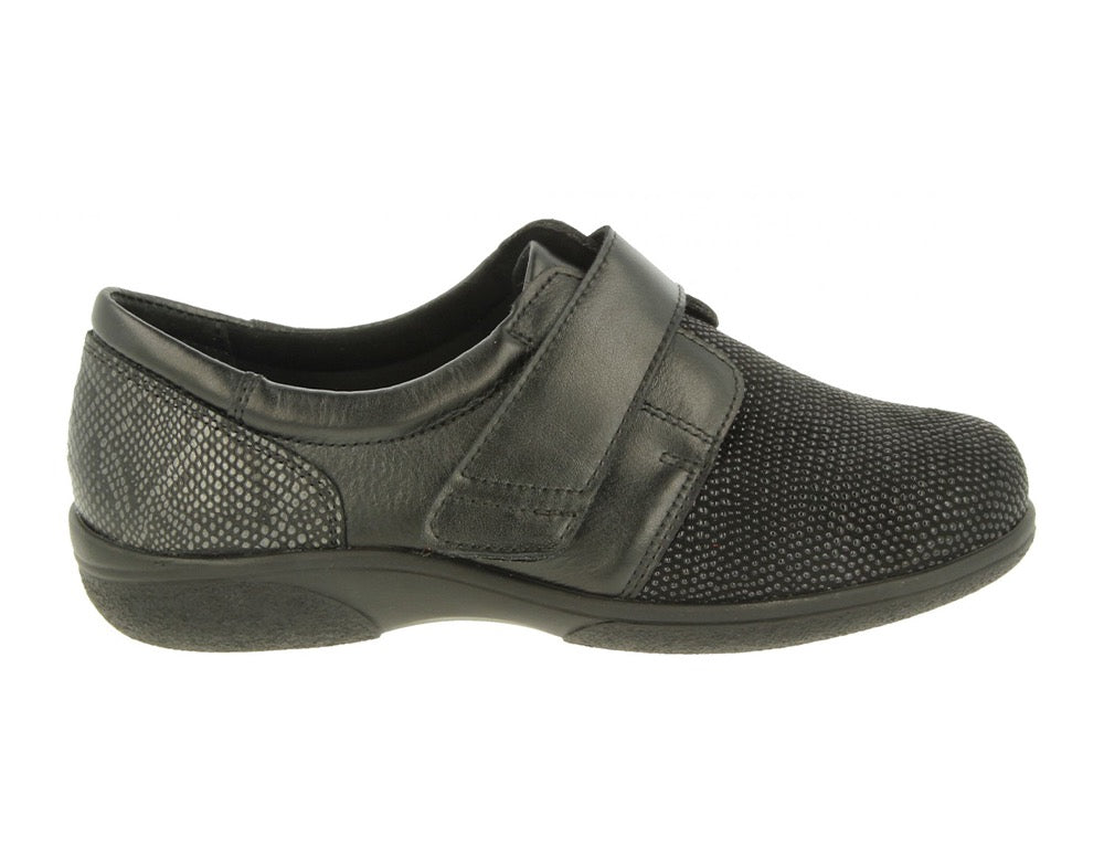 DB Wider Fit Shoes Firecrest Black ShoeMed