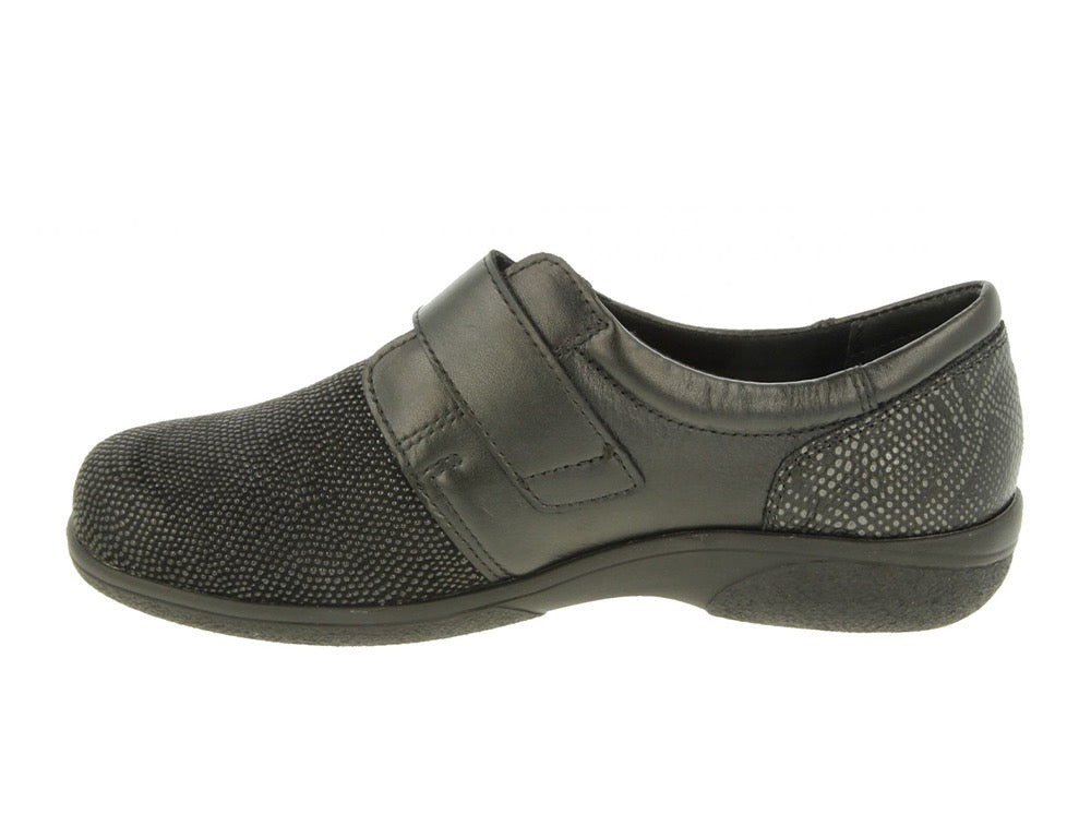 DB Wider Fit Shoes Firecrest Black ShoeMed