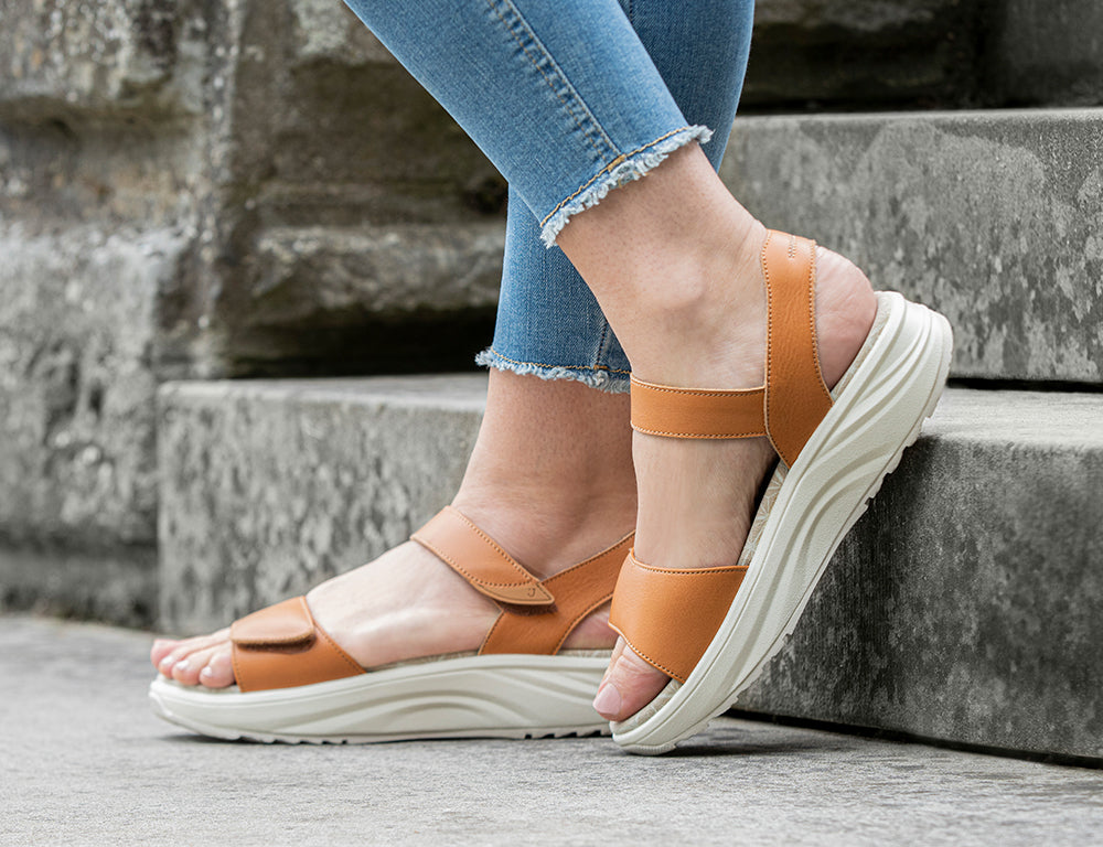 Womens Active Flores Light Brown Sandals